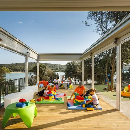 Maistra Vestar Mobile Homes Vakantiepark