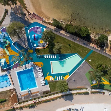 Maistra Vestar Mobile Homes Vakantiepark