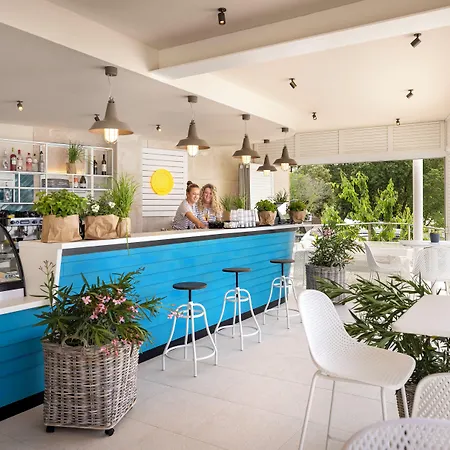 Maistra Vestar Mobile Homes Vakantiepark 5*