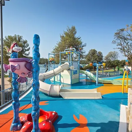 Tatil parkı Maistra Vestar Mobile Homes 5*