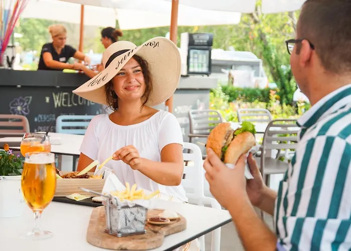 Maistra Vestar Mobile Homes 5* רוביני