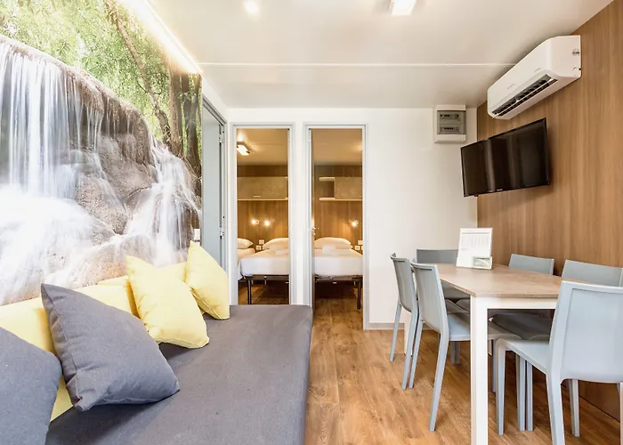 Maistra Vestar Mobile Homes 5* רוביני