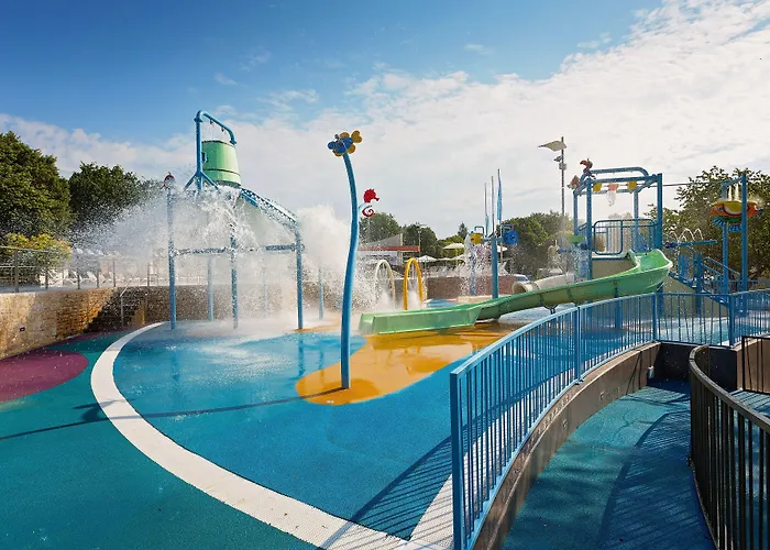 פארק נופש Maistra Vestar Mobile Homes רוביני