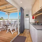 Maistra Vestar Mobile Homes פארק נופש