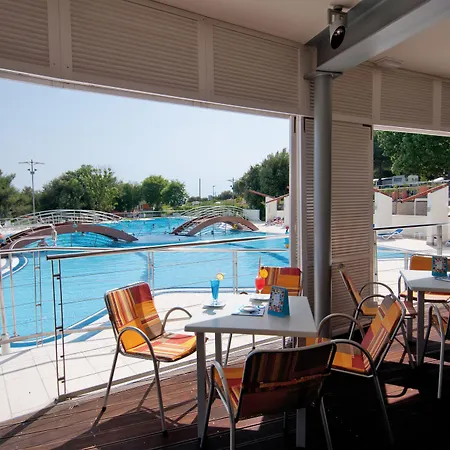 Prázdninový areál Maistra Vestar Mobile Homes 5*